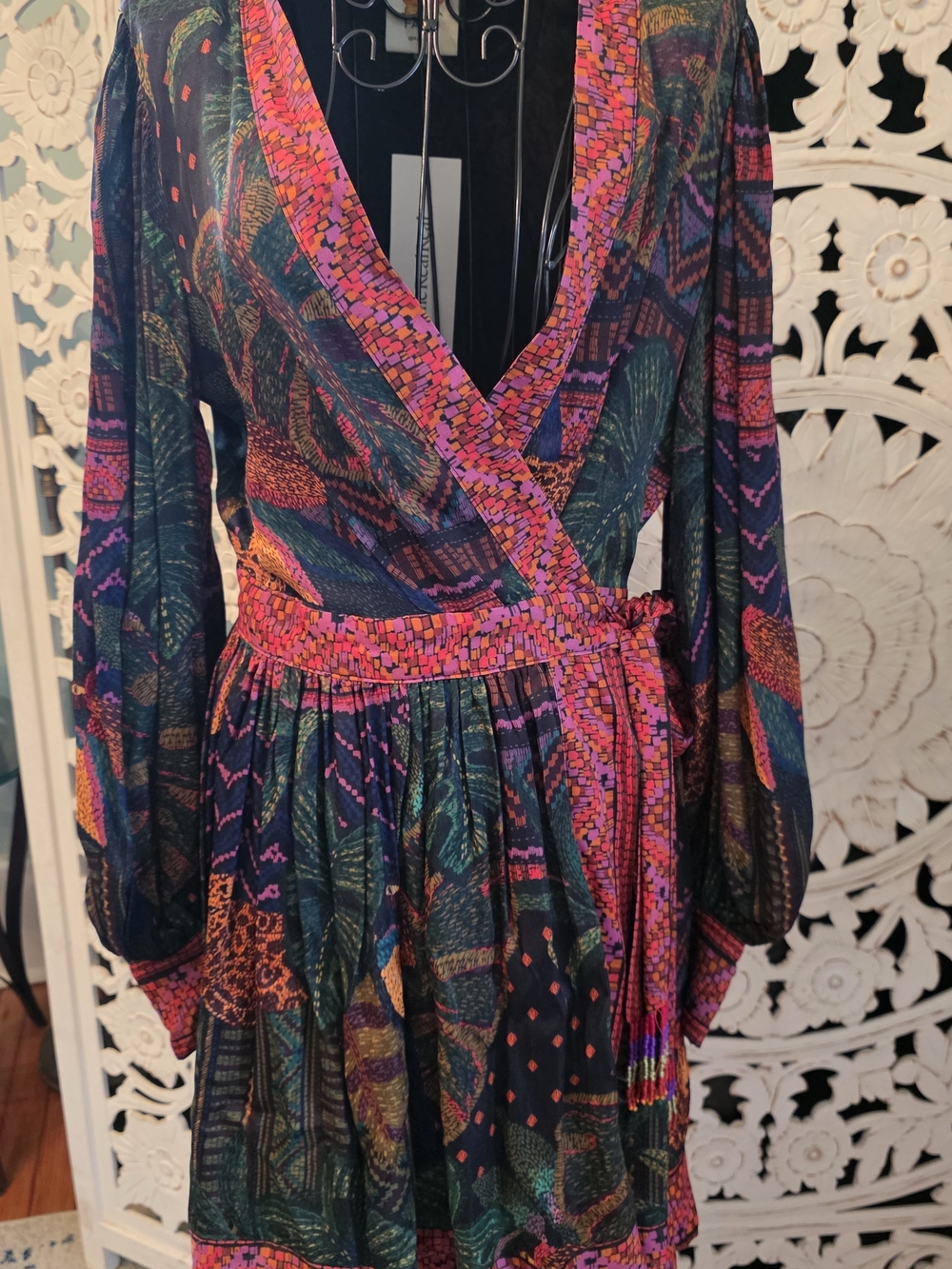 FARM Rio Forest Tapestry Mini Wrap Dress - Picture 6 of 12